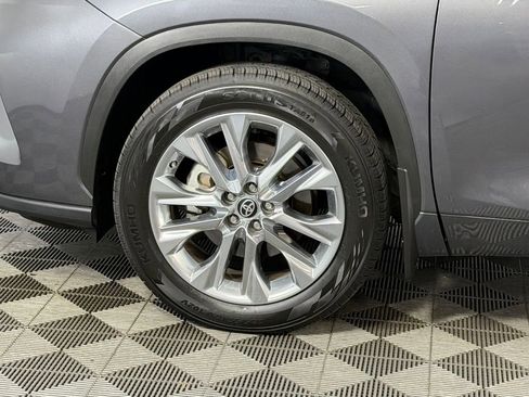 Used 2024 Toyota Highlander Limited image 10