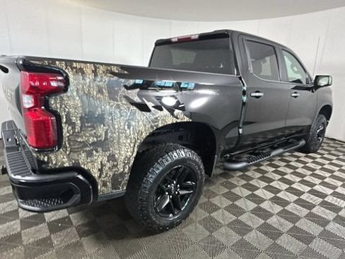 Used 2022 Chevrolet Silverado 1500 Custom Trail Boss w/ Realtree Special Edition AWD/4WD image 2