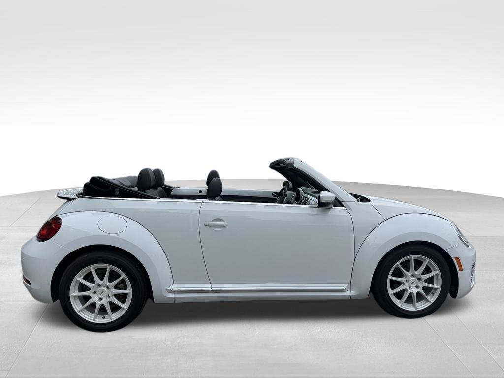 Used 2018 Volkswagen Beetle 2.0T S FWD image 3