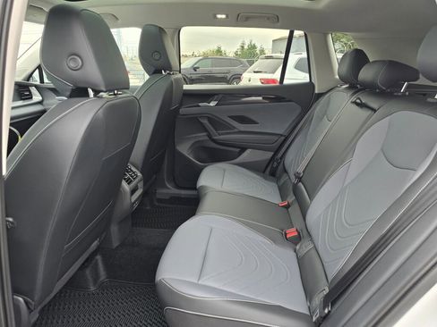 New 2026 Volkswagen Tiguan SE image 33