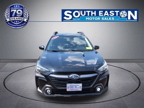 Used 2023 Subaru Outback Premium AWD/4WD image 3