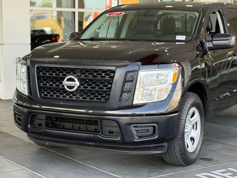 Used 2017 Nissan Titan S RWD image 3