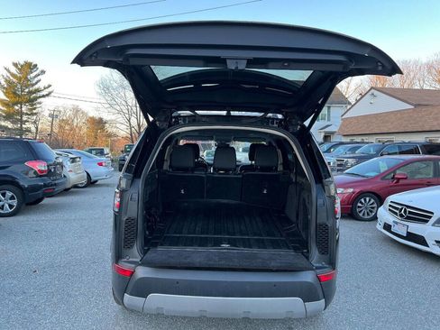 Used 2017 Land Rover Discovery HSE image 17