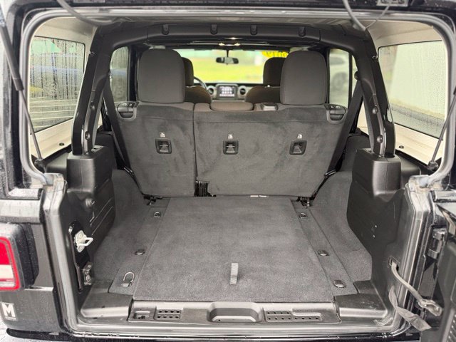 Used 2019 Jeep Wrangler Unlimited Sahara AWD/4WD image 22