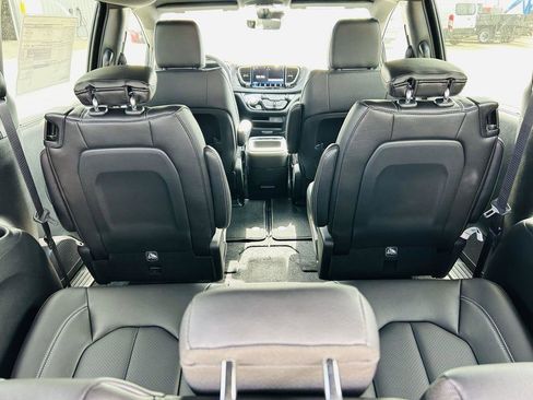 New 2026 Chrysler Voyager LX image 30