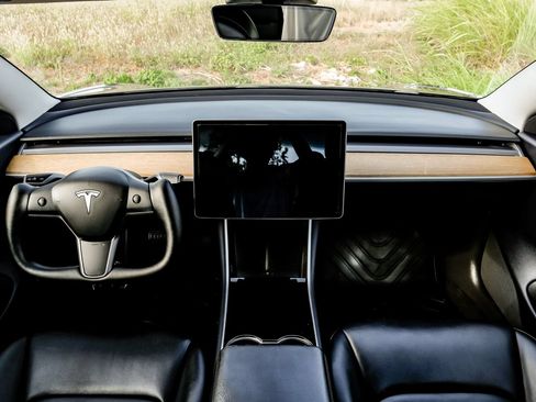 Used 2019 Tesla Model 3 Standard Range Plus RWD image 12