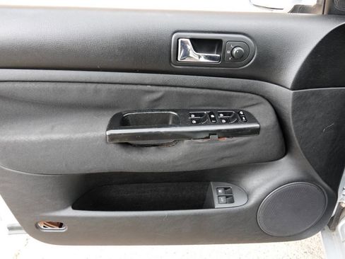 Used 2005 Volkswagen Golf GL image 45