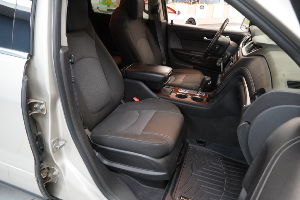 Used 2013 Chevrolet Traverse LT FWD image 26