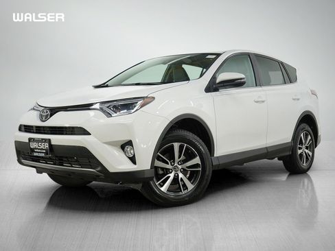 Used 2018 Toyota RAV4 XLE AWD/4WD image 1