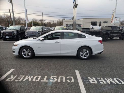 Used 2024 Chevrolet Malibu LT image 4