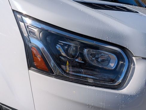 Used 2023 Ford E-Transit image 16