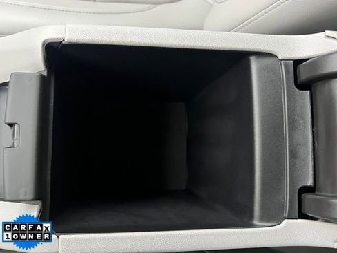 Used 2023 GMC Acadia SLT image 33