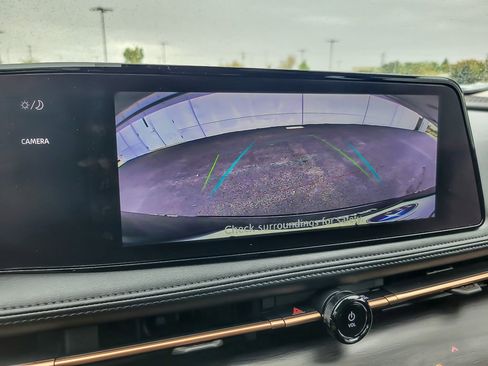 Used 2023 Nissan Ariya AWD image 13