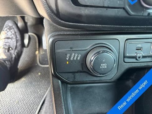 Used 2021 Jeep Renegade Latitude AWD/4WD image 20