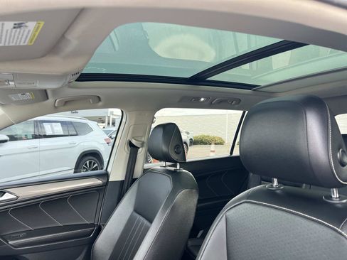 Certified 2022 Volkswagen Tiguan SE image 19