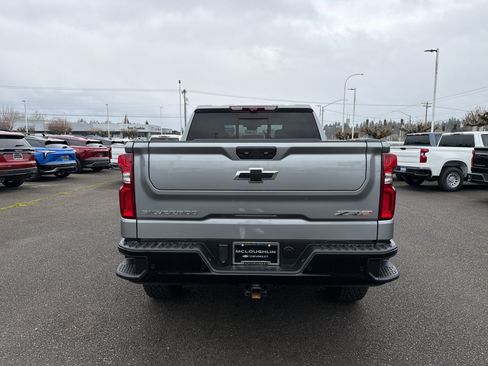 Used 2024 Chevrolet Silverado 1500 ZR2 w/ Technology Package image 4