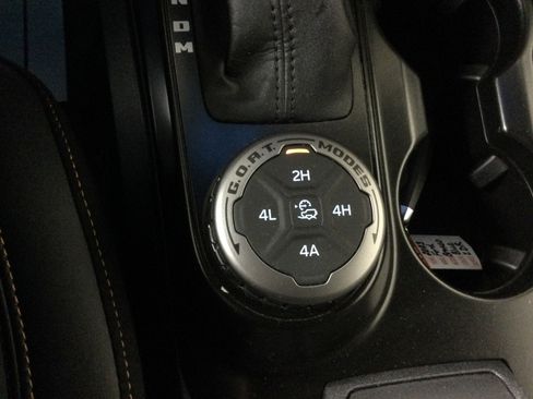 Used 2023 Ford Bronco Badlands w/ Sasquatch Package image 16