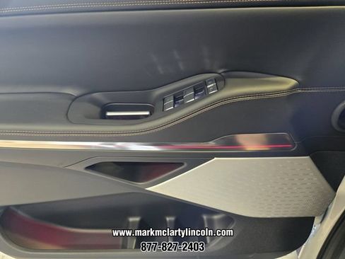 New 2026 Lincoln Navigator L Black Label AWD/4WD image 22