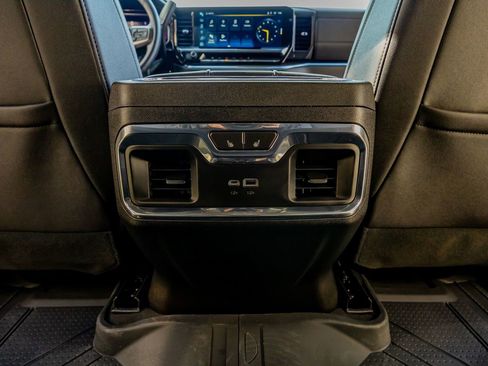 Used 2024 Chevrolet Silverado 2500 LTZ w/ LTZ Plus Package image 33