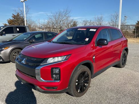 Used 2025 Mitsubishi Outlander Sport LE image 4
