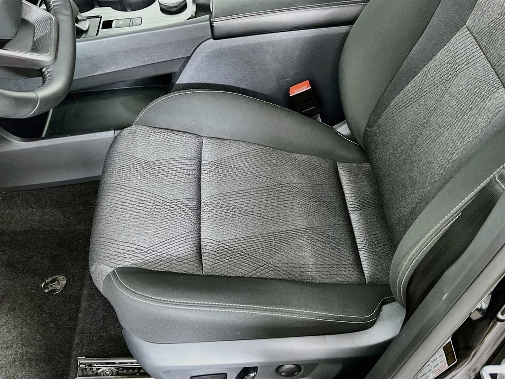 Used 2025 Nissan Rogue SV AWD/4WD image 17