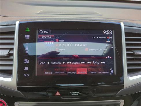 Used 2016 Honda Pilot Touring image 14