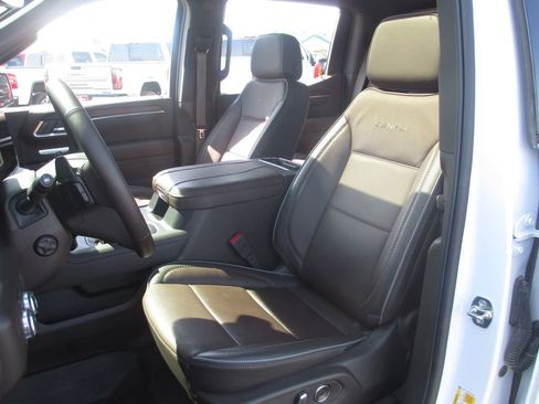 Used 2026 GMC Sierra 1500 Denali w/ Denali Reserve Package AWD/4WD image 22