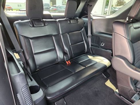 Used 2025 Ford Explorer ST-Line AWD/4WD image 14