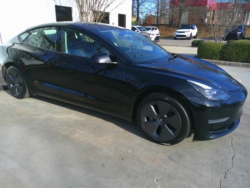 Used 2022 Tesla Model 3 image 13