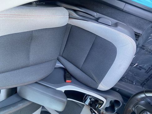 Used 2020 Chevrolet Bolt LT FWD image 10
