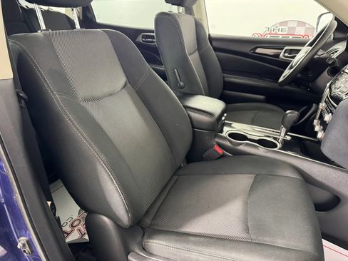 Used 2020 Nissan Pathfinder S FWD image 33