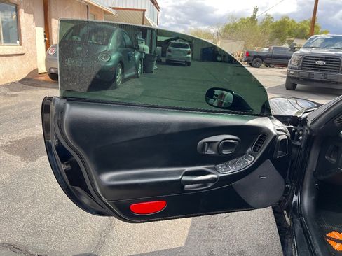 Used 2002 Chevrolet Corvette w/ Preferred Equipment Group2 image 12