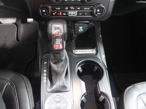 New 2025 Ford Bronco Outer Banks image 42