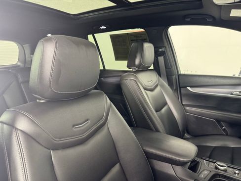 Used 2024 Cadillac XT6 Luxury w/ LPO, Floor Liner Package AWD/4WD image 50