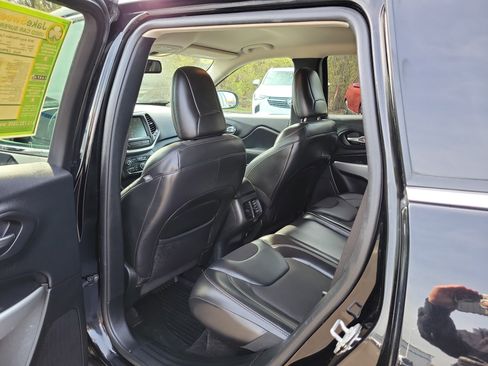 Used 2018 Jeep Cherokee Latitude Plus w/ Cold Weather Group image 13