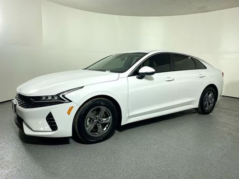 Used 2023 Kia K5 LXS image 2