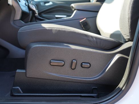 Used 2018 Ford Escape SE w/ SE Sync 3 Package AWD/4WD image 15