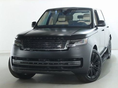 Used 2023 Land Rover Range Rover Long Wheelbase SE image 3