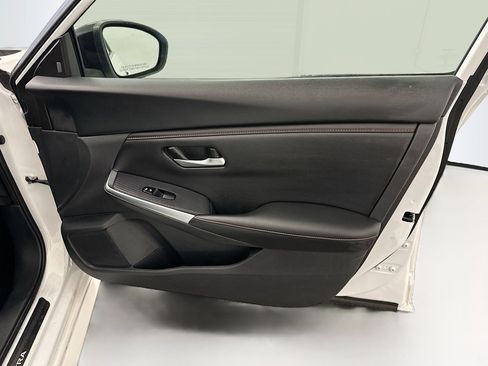 Used 2024 Nissan Sentra SR FWD image 32
