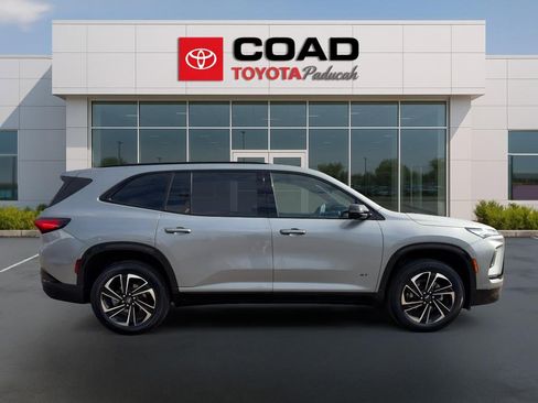 Used 2025 Buick Enclave Sport Touring FWD image 6