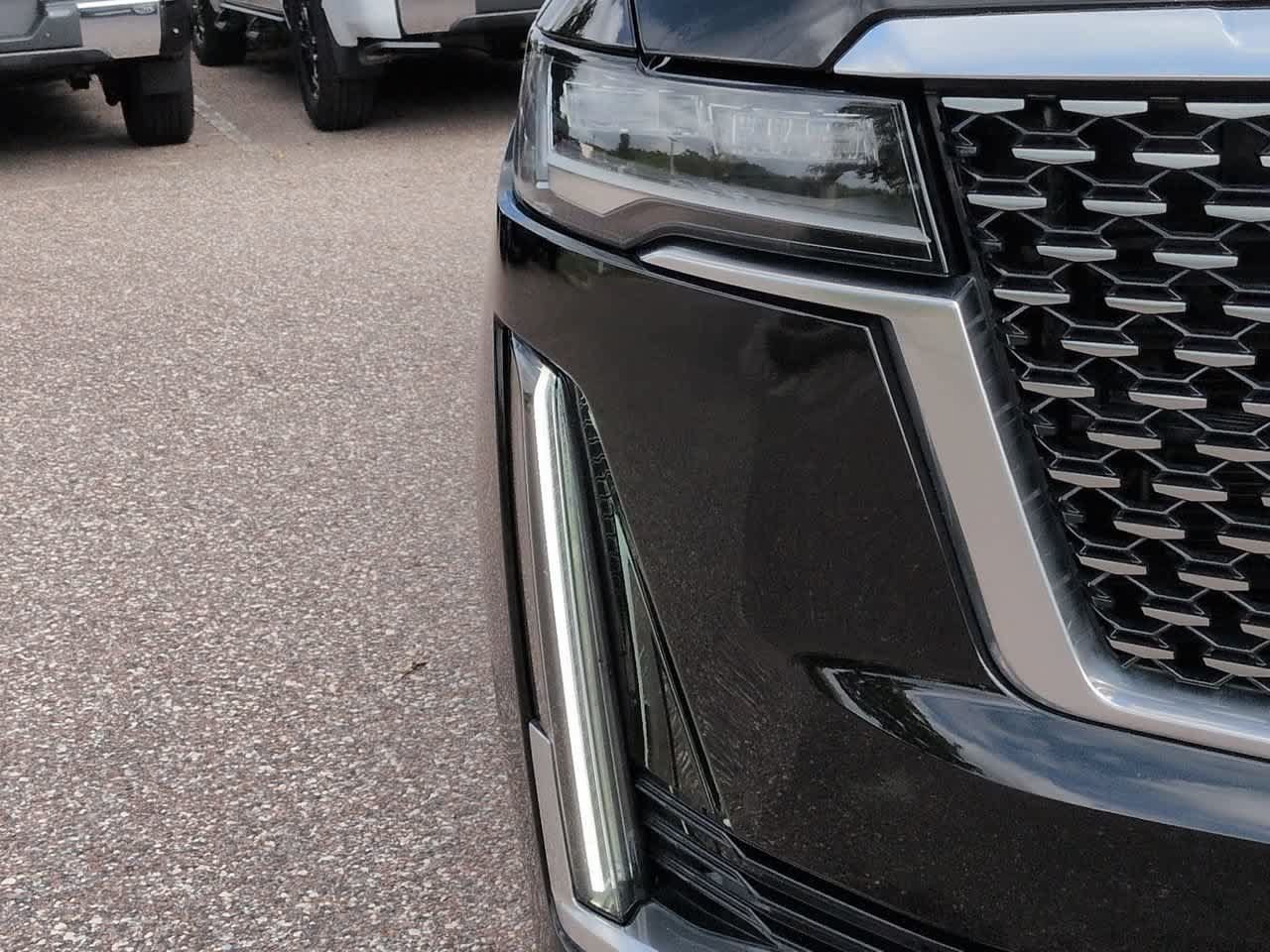 Used 2023 Cadillac Escalade ESV Premium Luxury w/ Performance Package RWD image 10