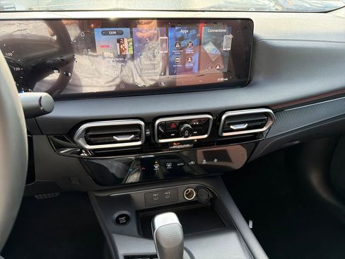 New 2026 Nissan Sentra SR w/ Floor Mat Package FWD image 23