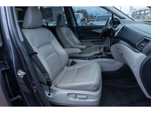 Used 2018 Honda Ridgeline RTL-T image 16