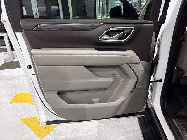 Used 2023 GMC Yukon XL SLT AWD/4WD image 15