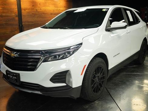 Used 2023 Chevrolet Equinox LT FWD image 2
