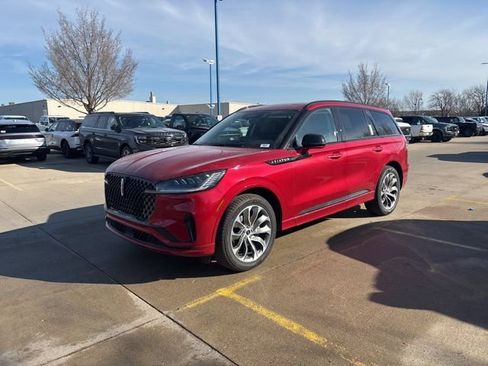New 2026 Lincoln Aviator AWD w/ Jet Appearance Package image 12