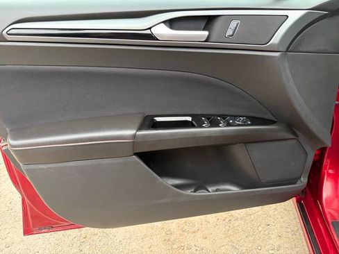 Used 2014 Ford Fusion SE w/ Equipment Group 201A FWD image 11