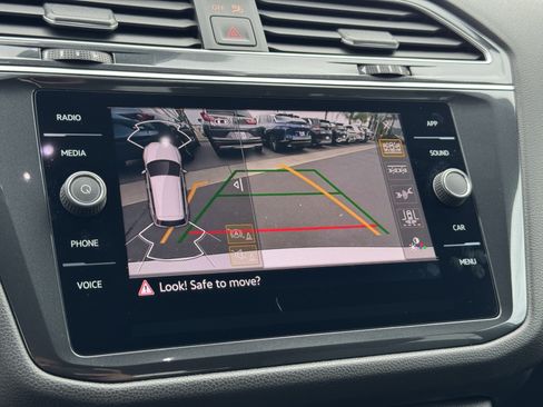 Certified 2024 Volkswagen Tiguan SE R-Line FWD image 25