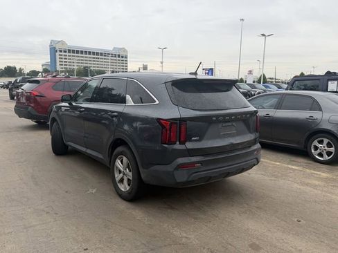 Used 2022 Kia Sorento LX AWD/4WD image 7