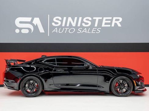 Used 2021 Chevrolet Camaro ZL1 RWD image 47